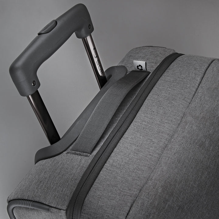 close up of handle on Solo Re:treat carry-on